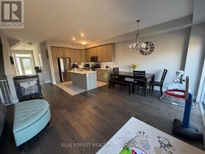 177 Edgevalley Rd in London, ON - Building Photo - Building Photo