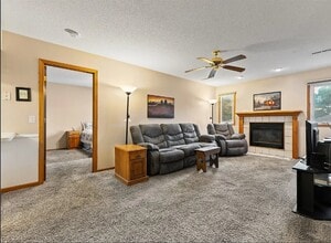 401 SE Lowell Dr, Unit #2 in Ankeny, IA - Building Photo - Building Photo