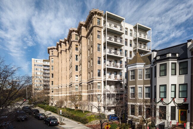 1870 Wyoming Ave NW in Washington, DC - Foto de edificio - Building Photo