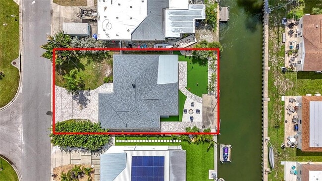 572 Baywood Dr N in Dunedin, FL - Building Photo - Building Photo