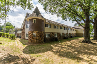 Biltmore Place Apartments in Nashville, TN - Building Photo - Building Photo