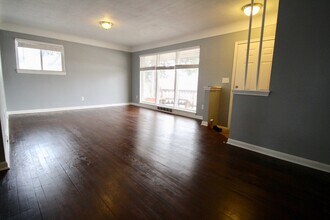 30014 Lonnie Dr in Westland, MI - Building Photo - Building Photo