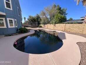 4924 E Hillery Dr in Scottsdale, AZ - Building Photo - Building Photo