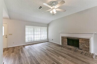 9622 Oldenburg Ln in Houston, TX - Building Photo - Building Photo