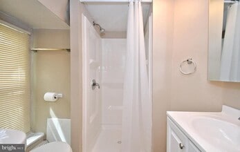 563 King St in Pottstown, PA - Building Photo - Building Photo