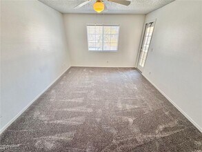 1375 E Hacienda Ave in Las Vegas, NV - Building Photo - Building Photo