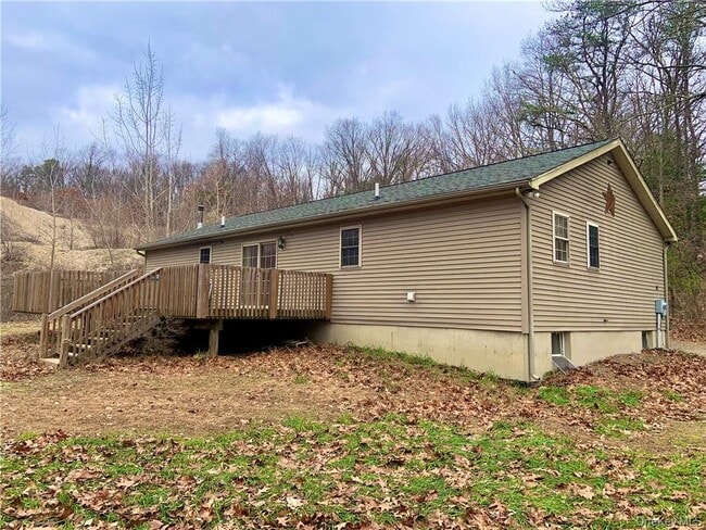 property at 14 Shannon Ln