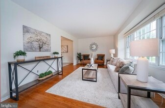 716 Fiske Ln in Newark, DE - Foto de edificio - Building Photo
