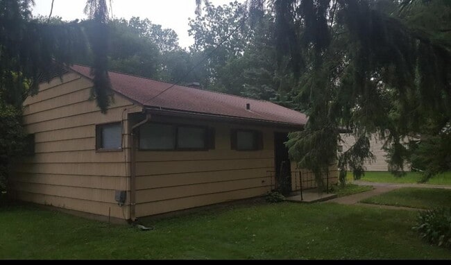 1210 Blaine Dr in Madison, WI - Building Photo - Building Photo
