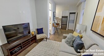 81 Park Dr, Unit 3 in Boston, MA - Building Photo