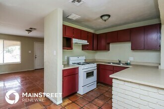 3733 W Cypress St, Unit 307 in Phoenix, AZ - Building Photo - Building Photo