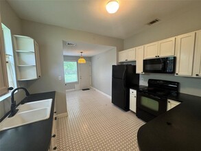 1129 Saucedo St in Austin, TX - Building Photo - Building Photo
