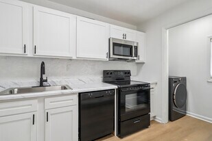 ReNew Chastain in Atlanta, GA - Building Photo