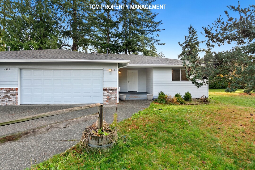 4528 92nd St NE, Unit B in Marysville, WA - Foto de edificio