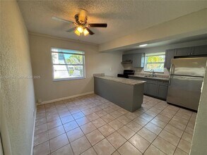 7921 NW 44th Ct in Coral Springs, FL - Building Photo - Building Photo