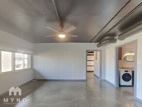 349 E Thomas Rd in Phoenix, AZ - Foto de edificio - Building Photo