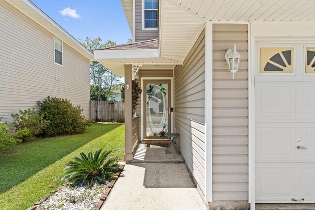 6334 Cottage Woods Dr in Milton, FL - Building Photo - Building Photo