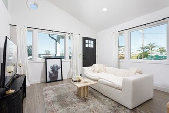 118 Magnolia St-Unit -118 Magnolia St. B in Costa Mesa, CA - Building Photo - Building Photo