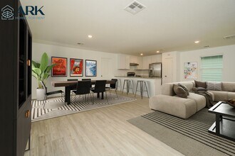 13715 Haystack Rdg in San Antonio, TX - Foto de edificio - Building Photo