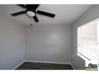 2102 Hunt Dr in Killeen, TX - Building Photo - Building Photo