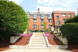 Bellevue Gables in Bellevue, PA - Building Photo - Building Photo