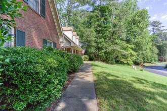179 Lakeside Dr NW in Kennesaw, GA - Building Photo - Building Photo