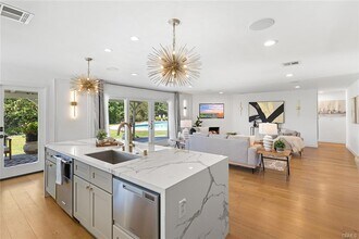 7153 Helmsdale Rd in Los Angeles, CA - Building Photo - Building Photo