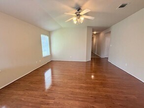 914 Whitewing Ln in College Station, TX - Building Photo - Building Photo