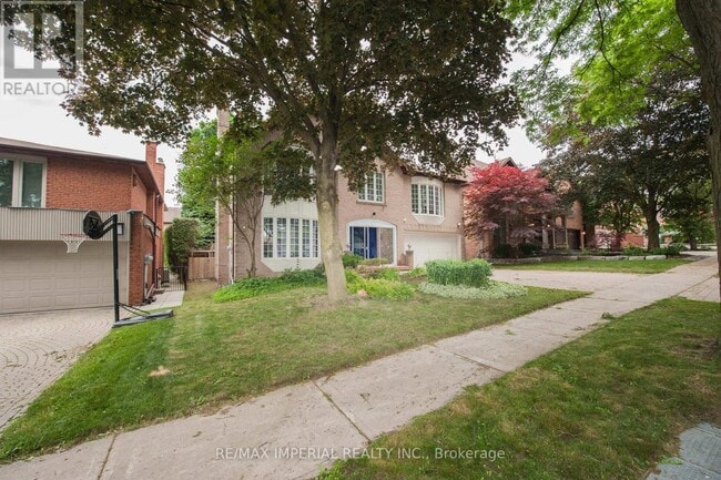 property at 11 RIDERWOOD Dr