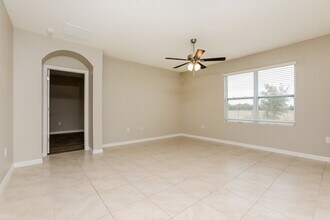 5586 Western Sun Dr in St. Cloud, FL - Building Photo - Building Photo