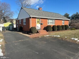 8754 Signal Hill Rd in Manassas, VA - Building Photo