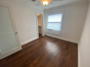 828 SW 43rd Ave in Miami, FL - Building Photo - Building Photo
