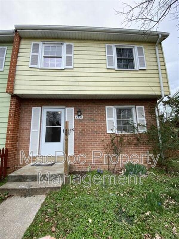 2331 McClellan Ct in Dumfries, VA - Building Photo - Building Photo