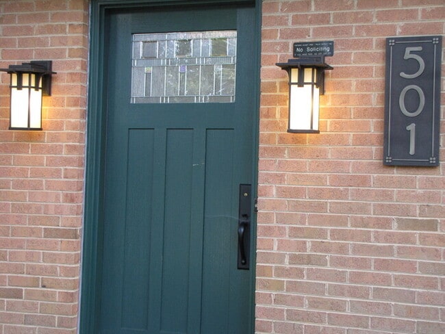 501 Parkview Dr in Durham, NC - Building Photo - Building Photo