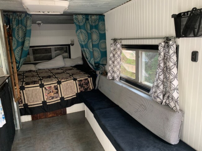 501 Owl Hollow Rd photo'