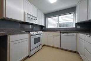 2023 43rd Ave E in Seattle, WA - Building Photo