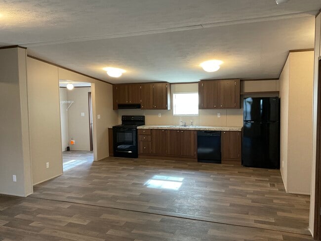 1105 Chattanooga Ave in Llano, TX - Building Photo - Building Photo