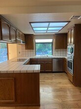 1386 Cloverdale Cir in Roseville, CA - Building Photo - Building Photo