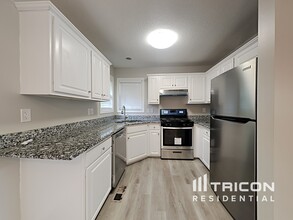 242 S Red Oak Way in Temple, GA - Building Photo - Building Photo