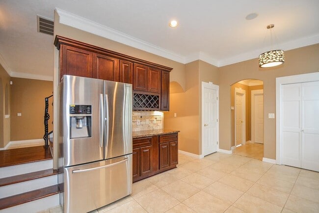 property at 2326 Walnut Bend Ln