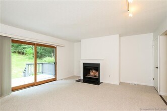 148 Conestoga Way in Glastonbury, CT - Building Photo - Building Photo