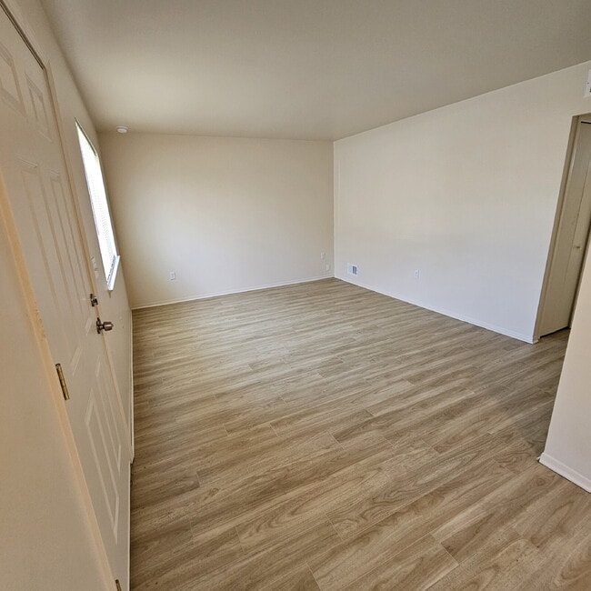 34264 Genereaux St in Harrison Township, MI - Foto de edificio - Building Photo