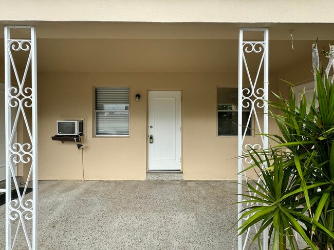 property at 1741 Moffett St