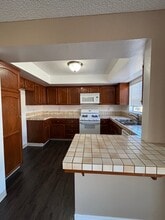 200 W Olive Ave, Unit 111 in La Habra, CA - Building Photo - Building Photo