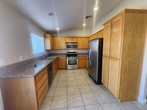 72174 Sunnyvale Dr in Twentynine Palms, CA - Building Photo - Building Photo