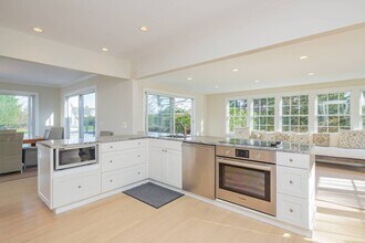 761 N Sea Mecox Rd in Southampton, NY - Building Photo - Building Photo