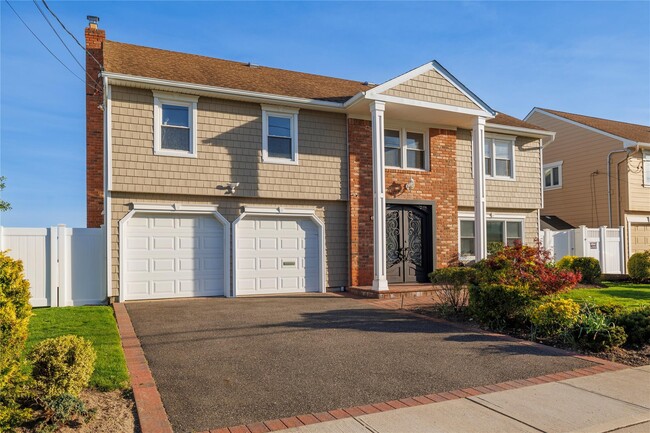 4047 Greentree Dr in Oceanside, NY - Foto de edificio - Building Photo