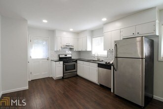 3701 Hopkins Rd-Unit -B in Powder Springs, GA - Foto de edificio - Building Photo