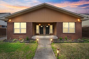 2614 Isabella St in Houston, TX - Building Photo