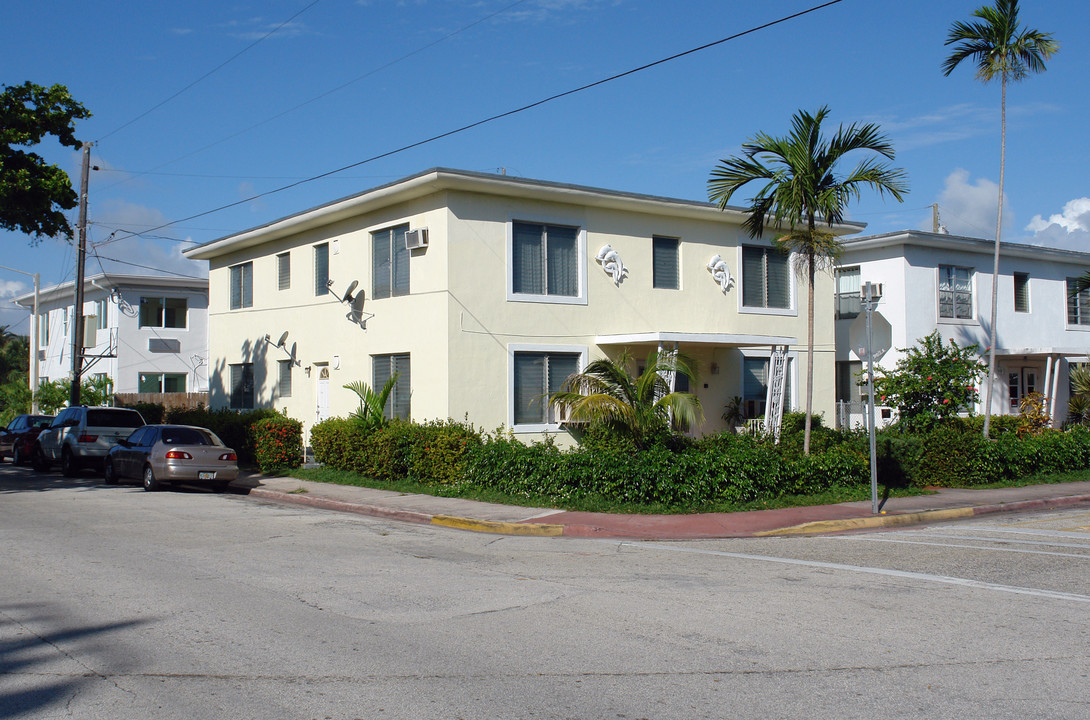 7304 Carlyle Ave in Miami Beach, FL - Building Photo